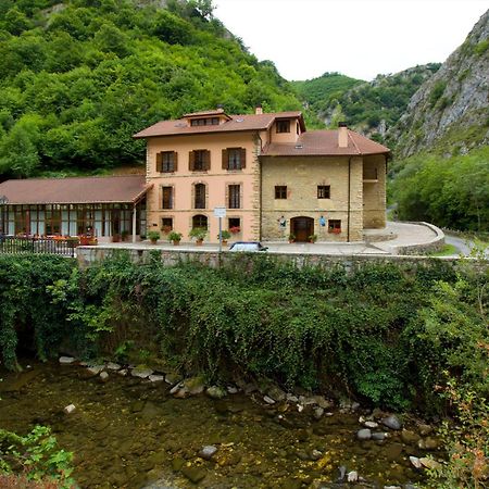 La Casona De Mestas Hotell Ponga Exteriör bild