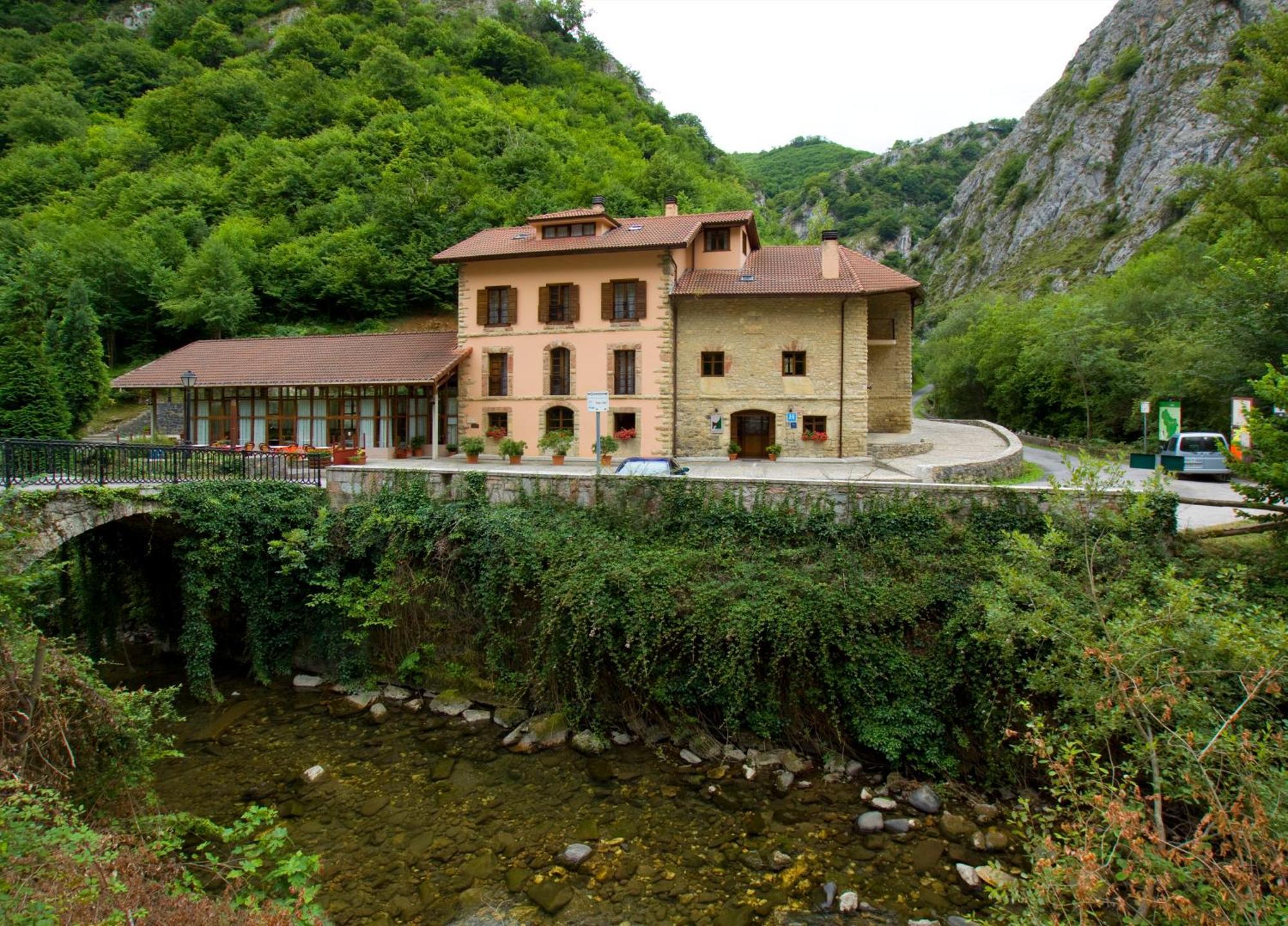 La Casona De Mestas Hotell Ponga Exteriör bild